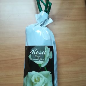 PIANTA DI ROSA A GRANDI FIORI COLORE BIANCO A RADICE NUDA